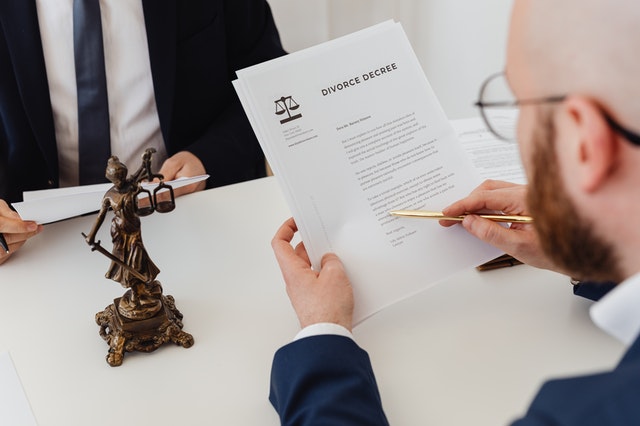 How Much Does a Divorce Cost in California? [2024]